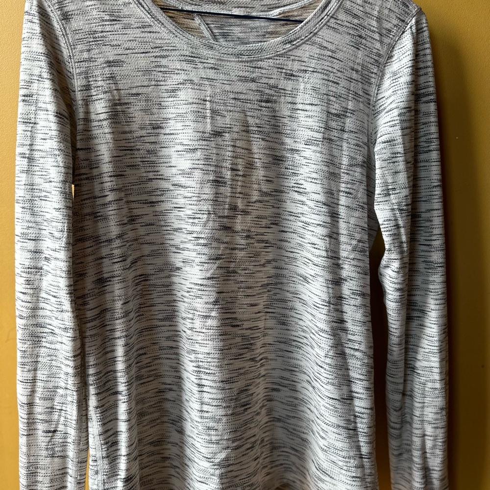 Lululemon Beat the heat long sleeve - Picture 8 of 9